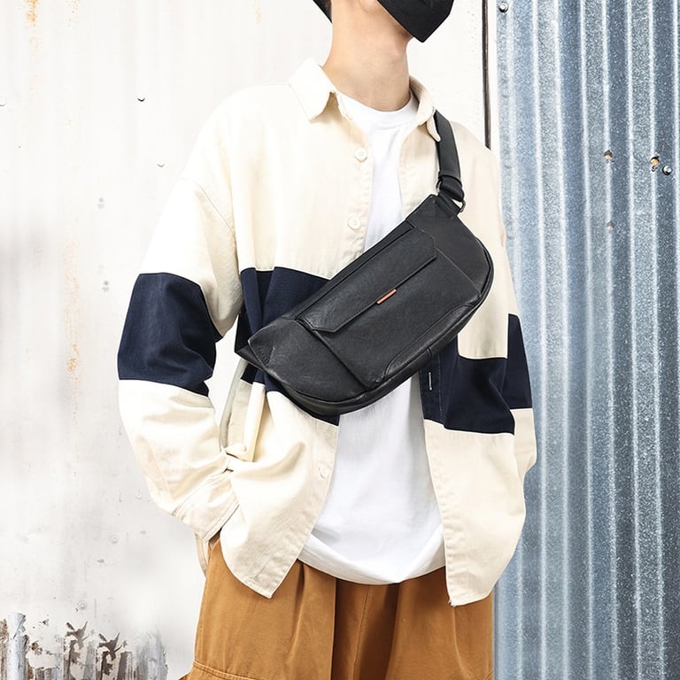 Black Leather Crossbody Bag for Men | Vegetable-Tanned Shoulder Bag thumbnail 2