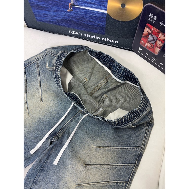 Washed Wrinkle-Effect Denim Shorts for Men | Casual Mid-Length thumbnail 4