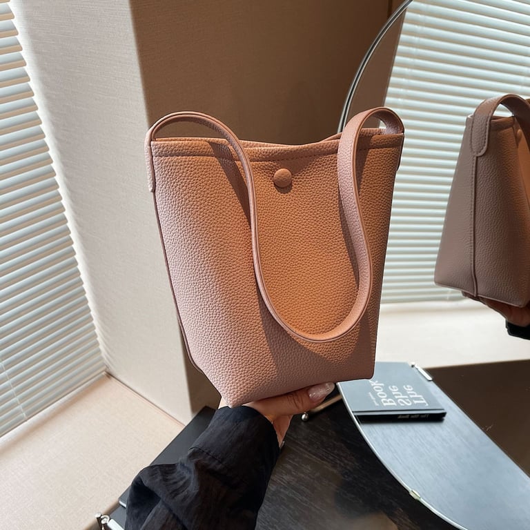 Large-Capacity Pebbled Leather Tote Bucket Bag for Women | Spring thumbnail 2