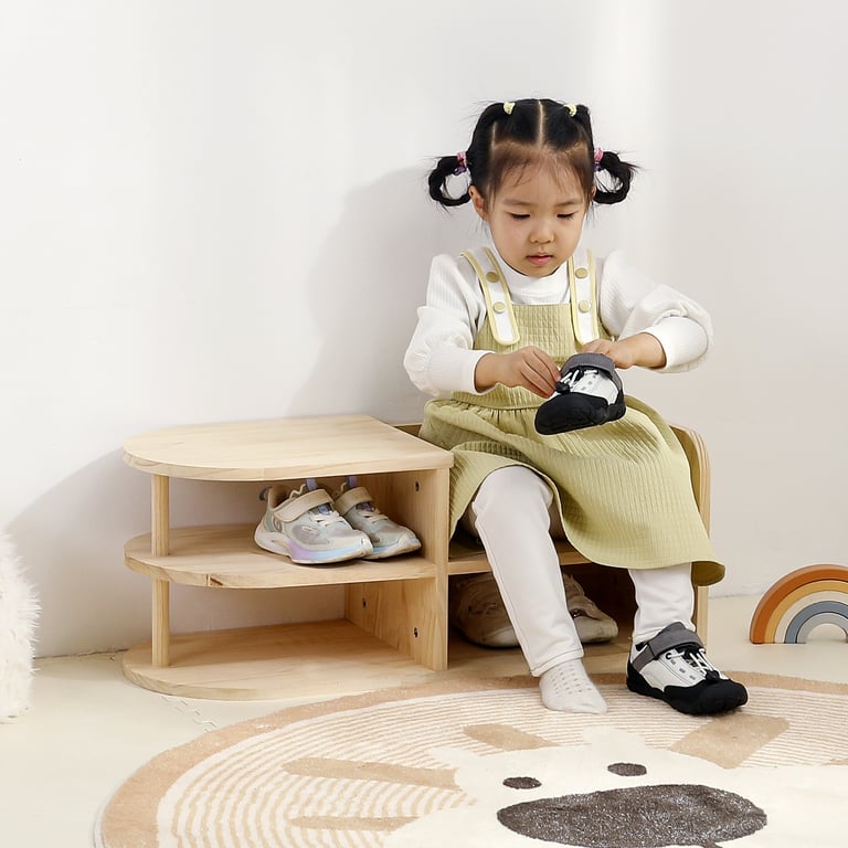 Children's Shoe-Changing Stool with Integrated Entryway Seating and Storage thumbnail 5