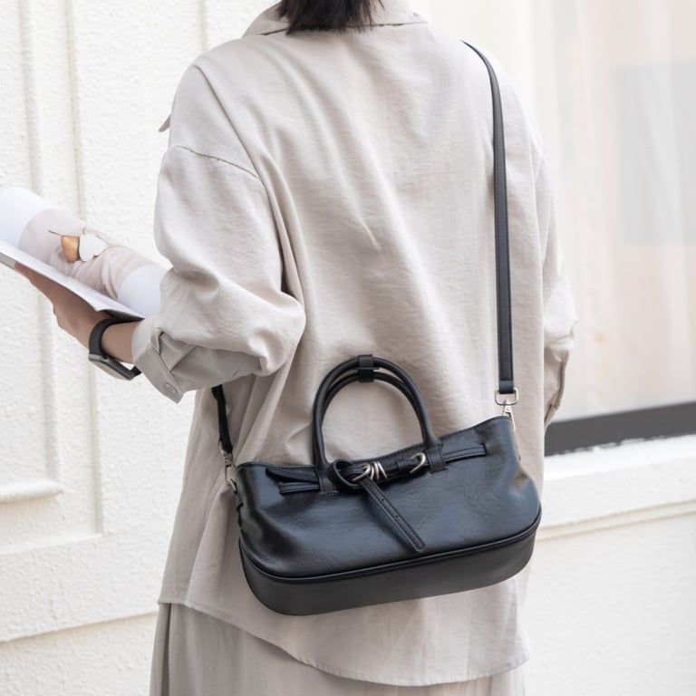 Vintage Vegetable-Tanned Leather Handbag | Women's Crossbody Bag thumbnail 14