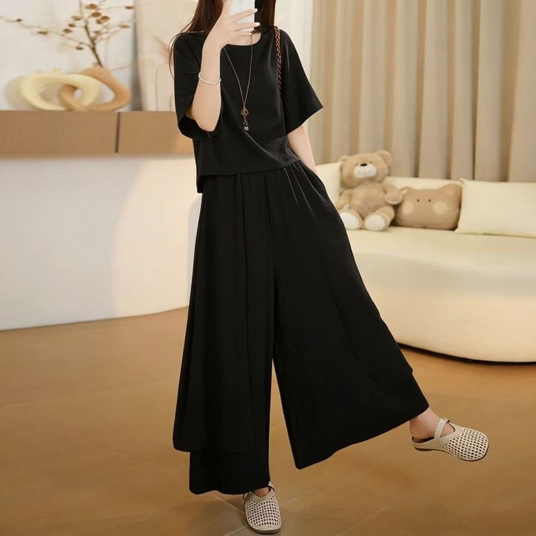 Elegant Two-Piece Women's Set: Crop Top & Wide-Leg Skirt-Trousers thumbnail 4