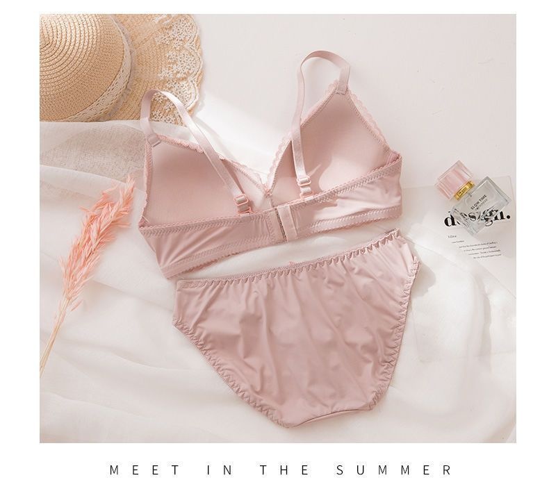 Wireless Bust-Enhancing Push-Up Lace Bra | Adjustable Comfort thumbnail 12